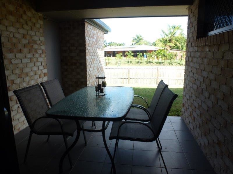 2/249 Mason Street, Koongal QLD 4701